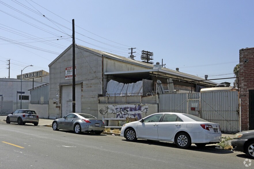 More Photos Of 3422 Union Pacific Ave, Los Angeles Manufacturing For Sale