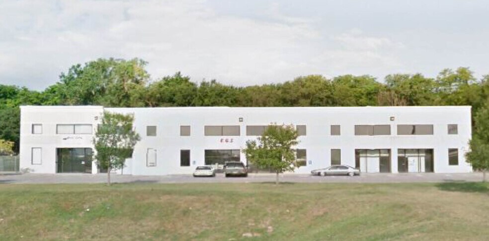 More Photos Of 5300-5310 S 73rd, Omaha Light Distribution For Lease