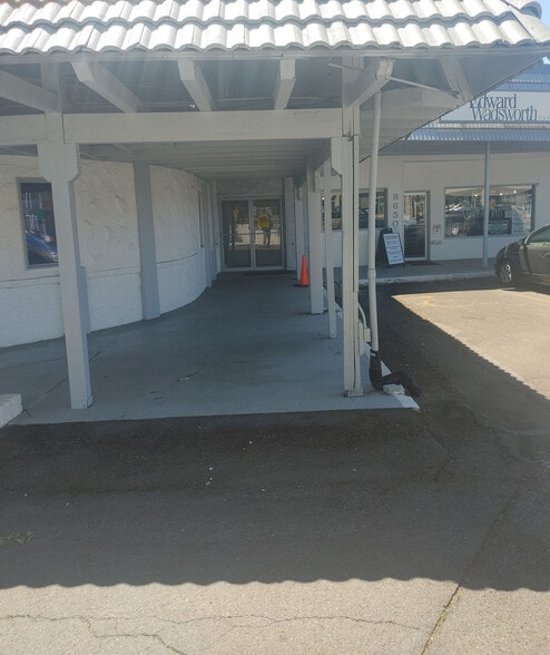 More Photos Of 8640-8680 SW Canyon Rd, Portland Unknown For Lease