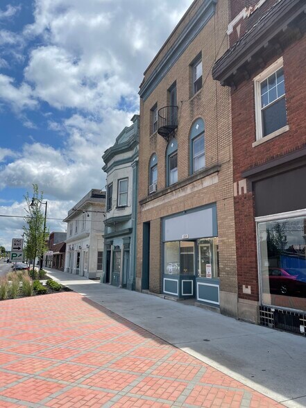 More Photos Of 1310 Central Ave, Middletown Storefront Retail Office For Lease