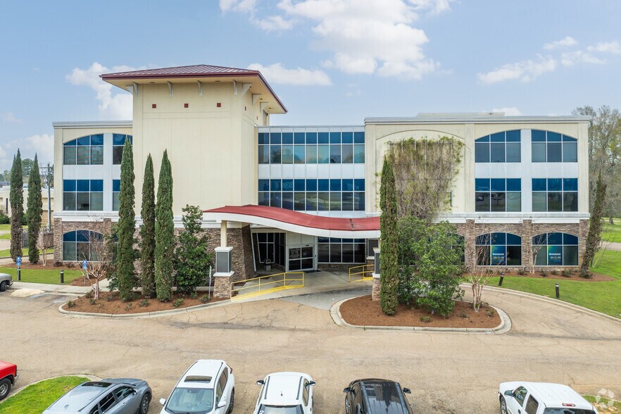 More Photos Of 360 Simpson Highway 149, Magee Office For Lease