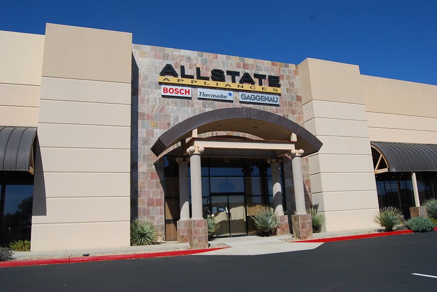 More Photos Of 15250 N Hayden Rd, Scottsdale Showroom For Sale