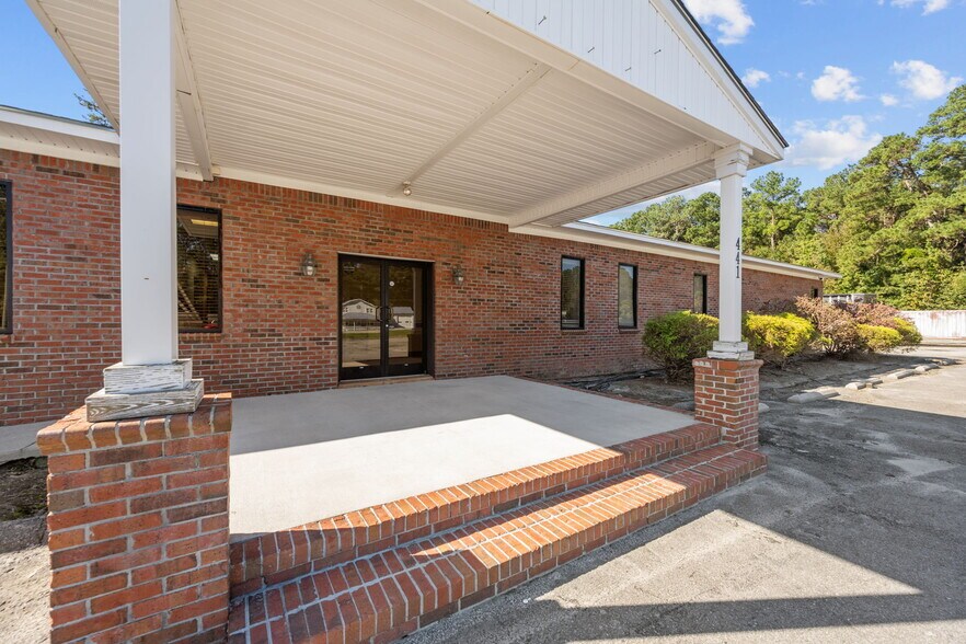 More Photos Of 441 Kinston Hwy, Richlands Office For Sale