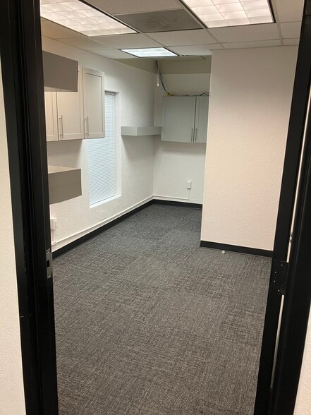 More Photos Of 121 E Magnolia St, Friendswood Unknown For Lease