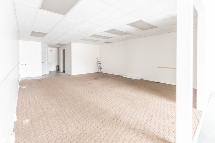 More Photos Of 1 E High St, London Storefront Retail Residential For Lease