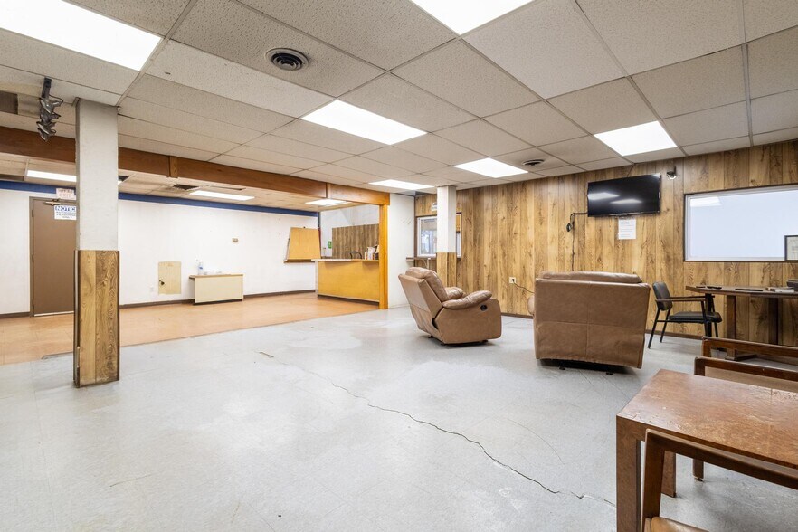 More Photos Of 620 South St, Steubenville Auto Dealership For Lease