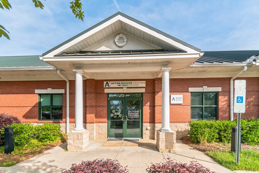 More Photos Of 13310 S Ridge Dr, Charlotte Medical For Sale
