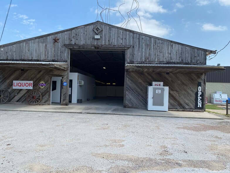 Primary Photo Of 300 W Central Ave, Comanche Showroom For Sale