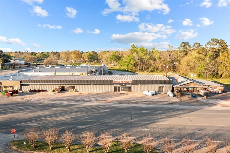 More Photos Of 101 S US Highway 69, Huntington Department Store For Sale