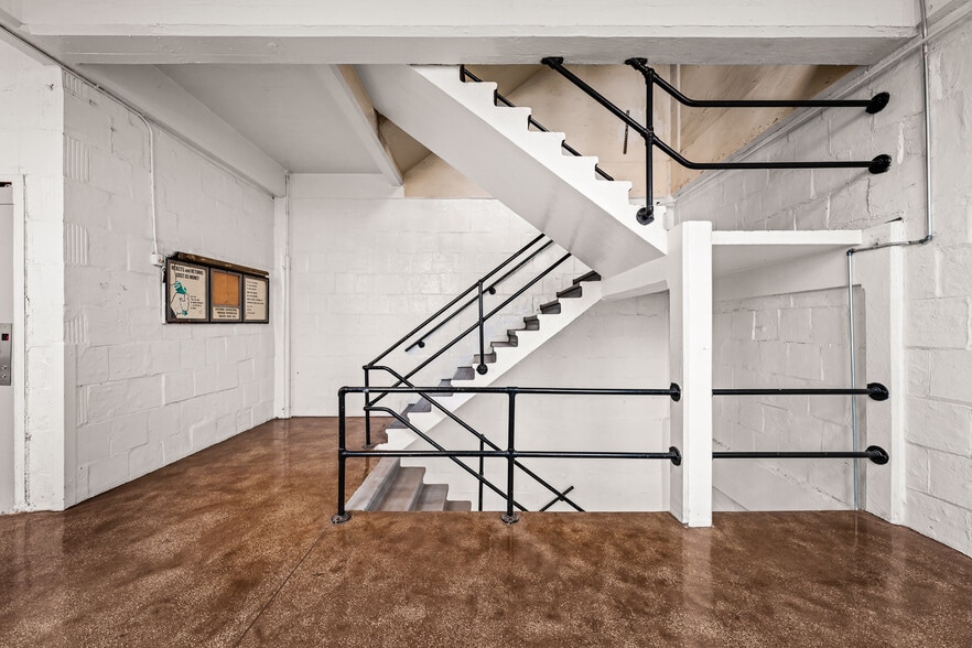 More Photos Of 80 Richards St, Brooklyn Light Manufacturing For Lease