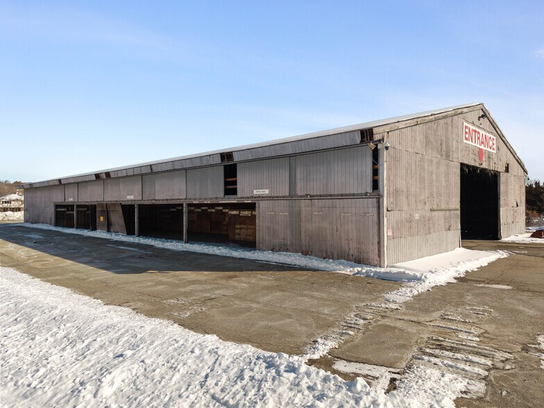 More Photos Of 45 Richards Grove Rd, Quaker Hill Service For Sale