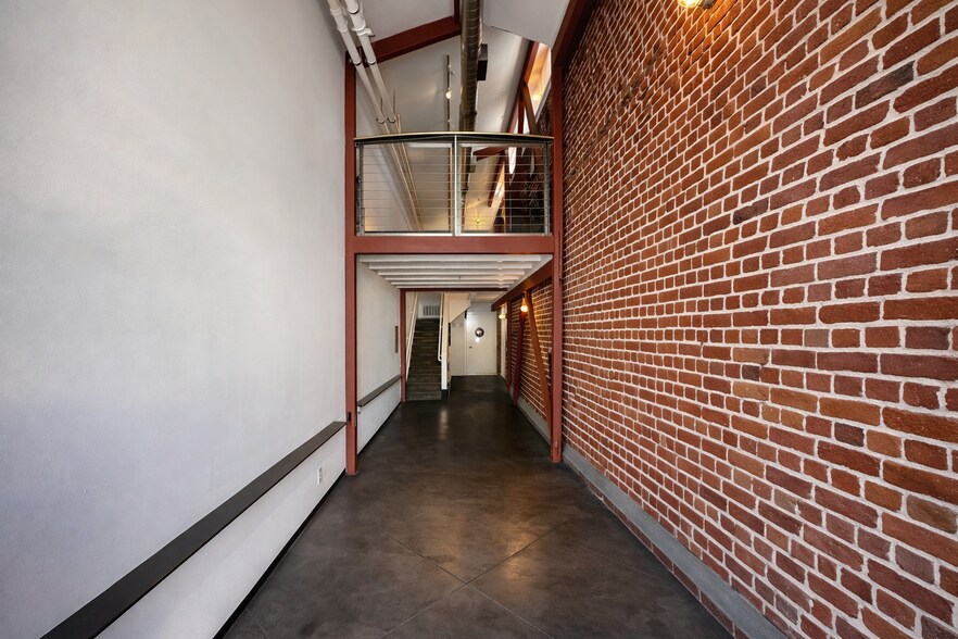 More Photos Of 4 Bank St, San Anselmo Flex For Lease