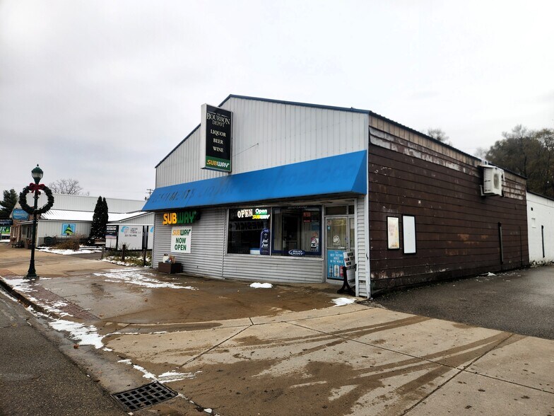 Primary Photo Of 125 W Mesick Ave, Mesick Convenience Store For Sale