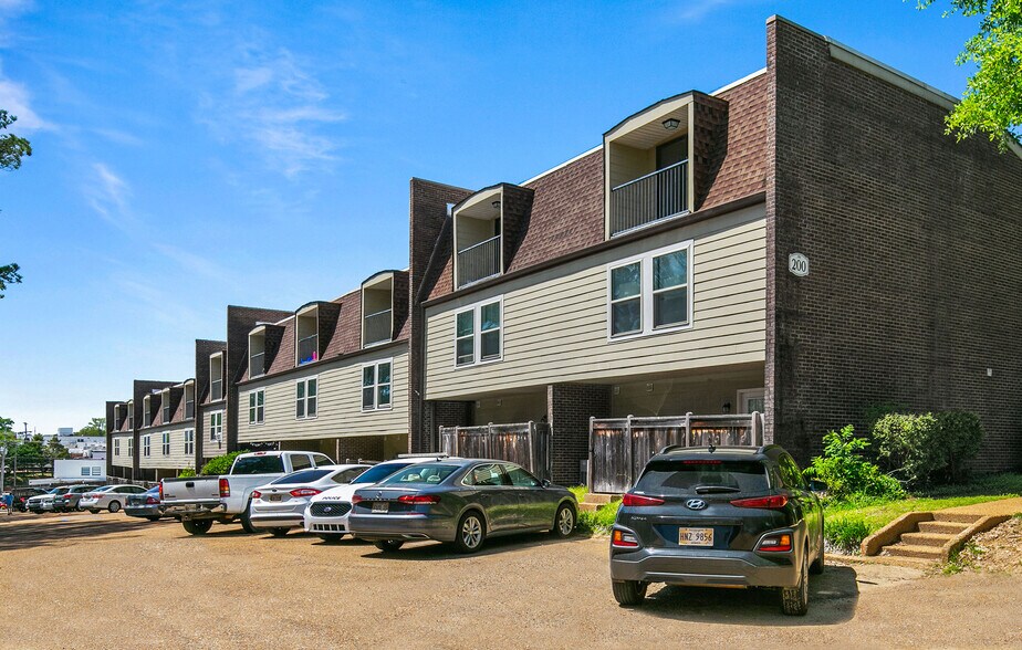 More Photos Of 770 Lakeland Dr, Jackson Apartments For Sale