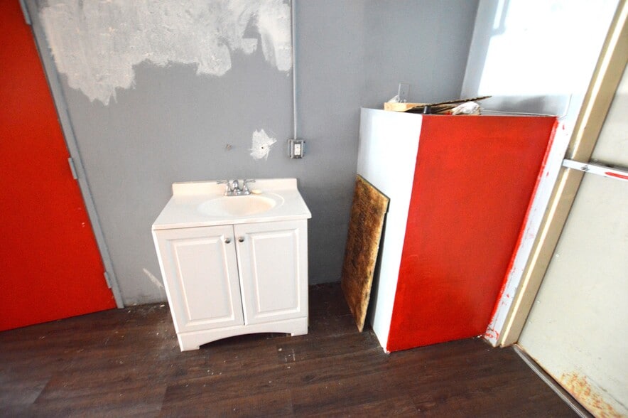 More Photos Of 630-678 W Base Line Rd, Rialto Unknown For Lease