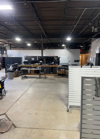 More Photos Of 1601 E Algonquin Rd, Mount Prospect Warehouse For Sale