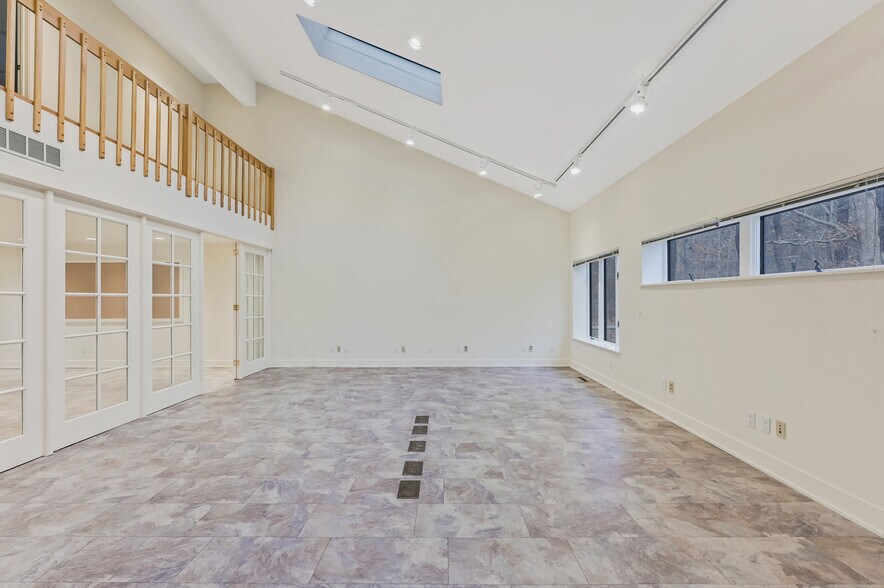 More Photos Of 16 Goodfriend Dr, East Hampton Office Residential For Sale