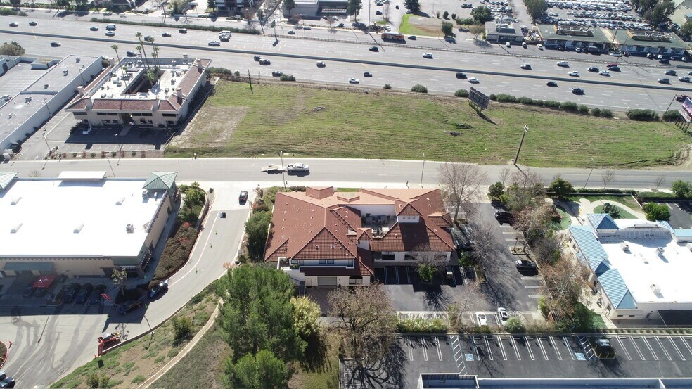 More Photos Of 28811 Canwood St, Agoura Hills Storefront Retail Office For Sale