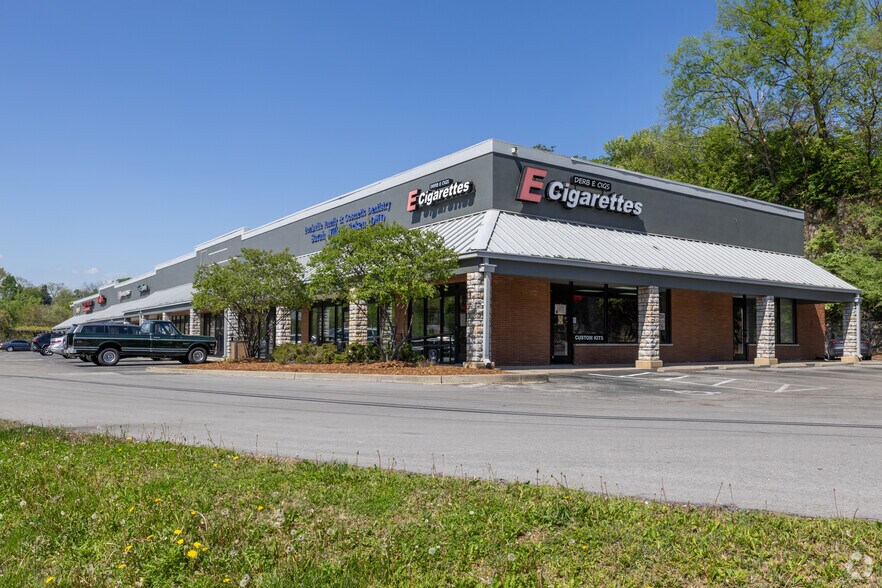 More Photos Of 3501 Poplar Level Rd, Louisville Unknown For Lease