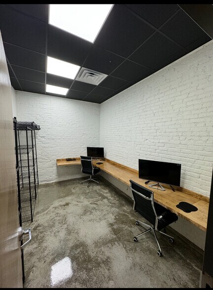 More Photos Of 727 Middle St, Montevallo Office For Sale