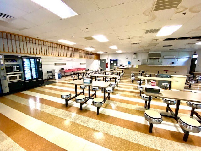 More Photos Of 607 Phillips St, Fulton Warehouse For Sale