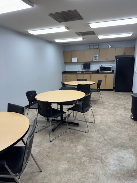 More Photos Of 45051 Industrial Dr, Fremont Warehouse For Lease