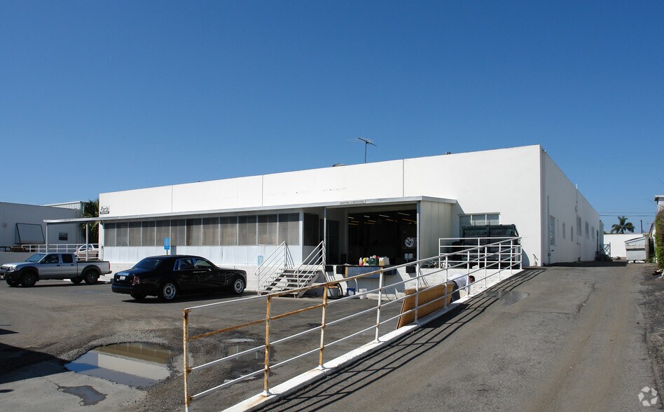 Primary Photo Of 720 W 17th St, Costa Mesa Unknown For Lease