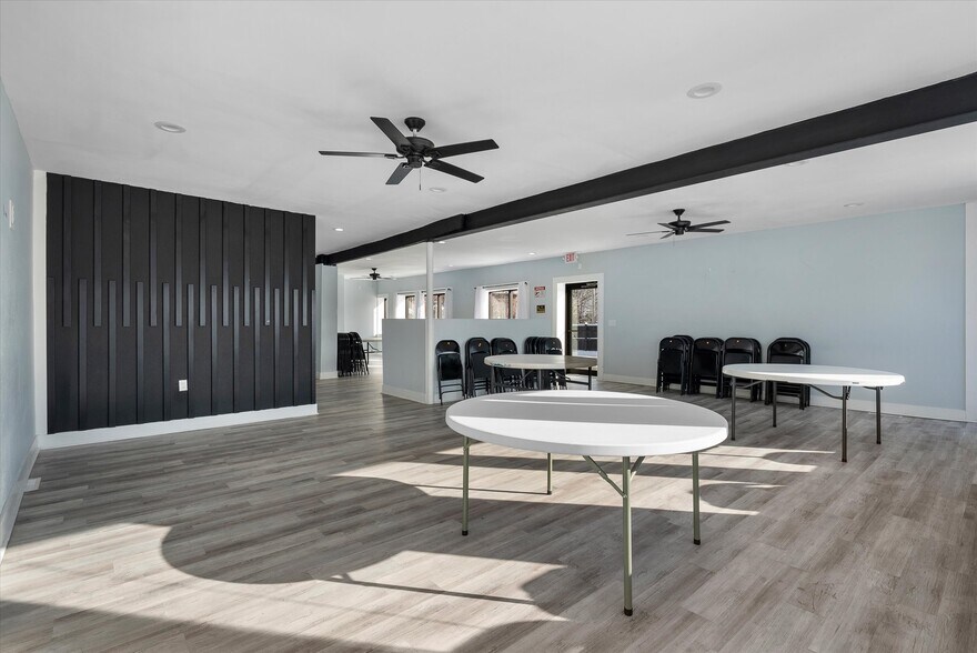 More Photos Of 7518 W Fond Du Lac Ave, Milwaukee Freestanding For Sale