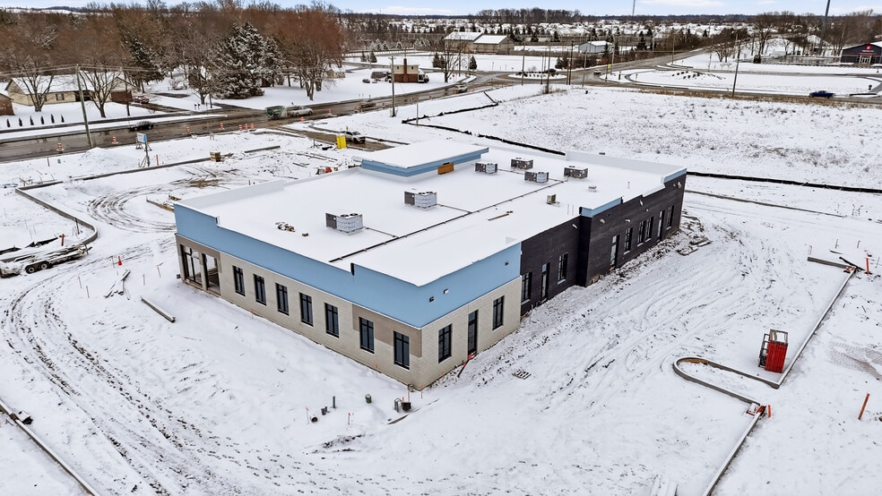 More Photos Of 13675 Brooks School Rd, Noblesville General Retail For Lease