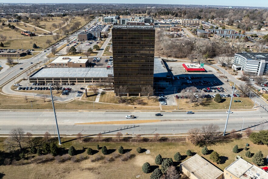More Photos Of 2120 S 72nd St, Omaha Office For Lease