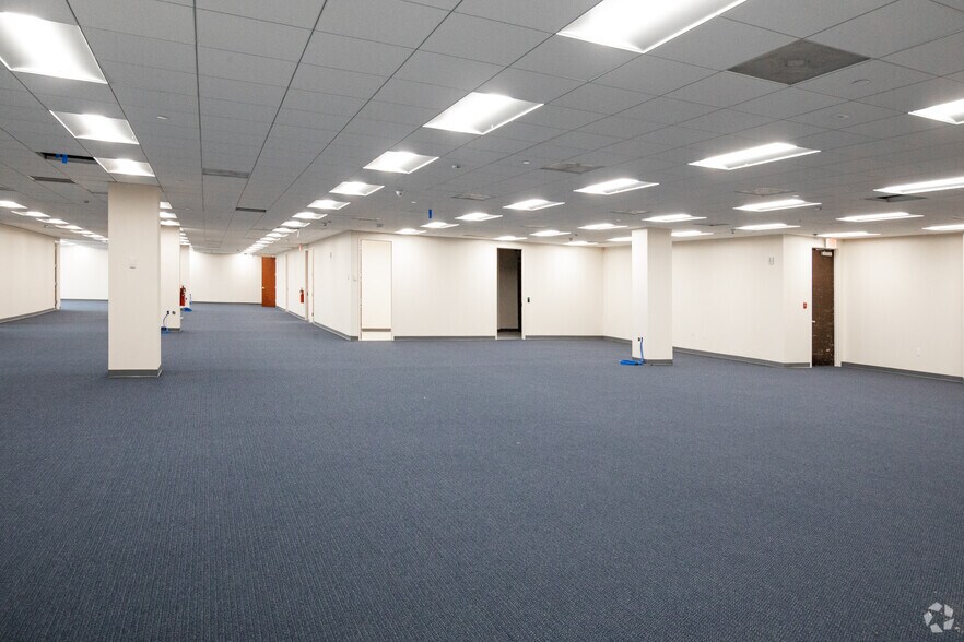 More Photos Of 333 Earle Ovington Blvd, Uniondale Office For Lease