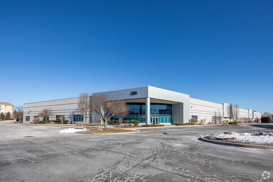 More Photos Of 585 Johnson Ave, Bohemia Warehouse For Lease