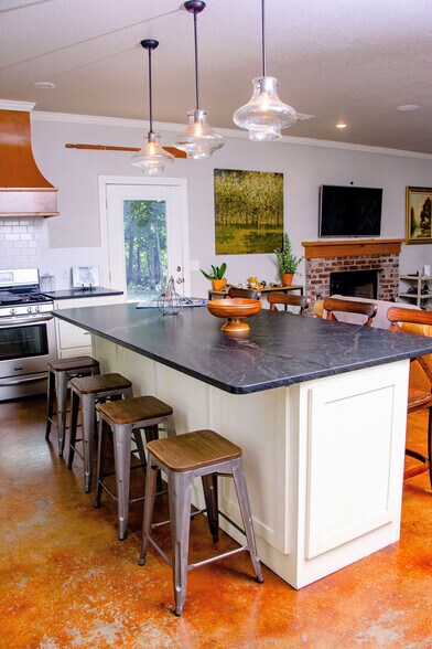 More Photos Of 19398 Highway 80, Hulbert Specialty For Sale