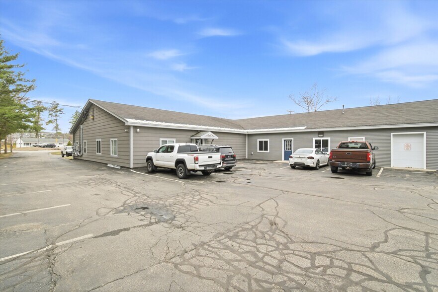 More Photos Of 8 Chestnut Dr, Bedford Office For Sale