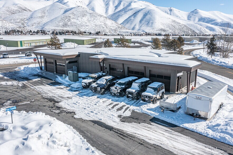 More Photos Of 1654 Aviation Dr, Hailey Showroom For Sale