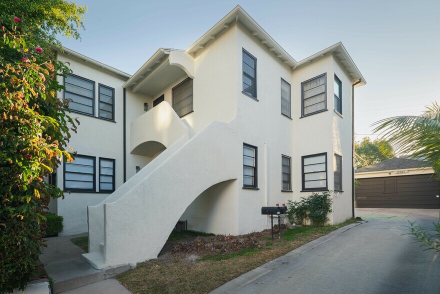 Primary Photo Of 1226 S Dunsmuir Ave, Los Angeles Multifamily For Sale