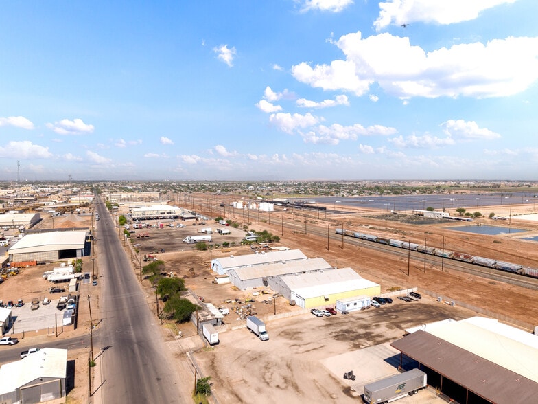 More Photos Of 220 E Commercial Ave, El Centro Manufacturing For Lease