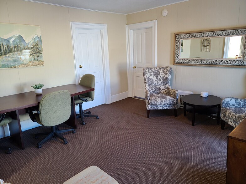 More Photos Of 614 E Broadway St, Mount Pleasant Coworking Space