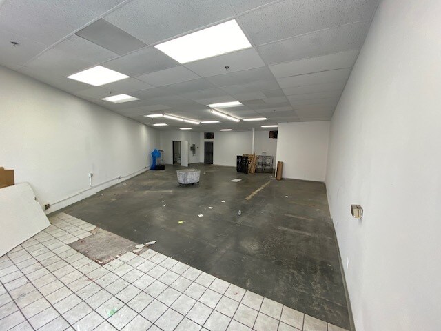 More Photos Of 11870 Santa Monica Blvd, Santa Monica Unknown For Lease