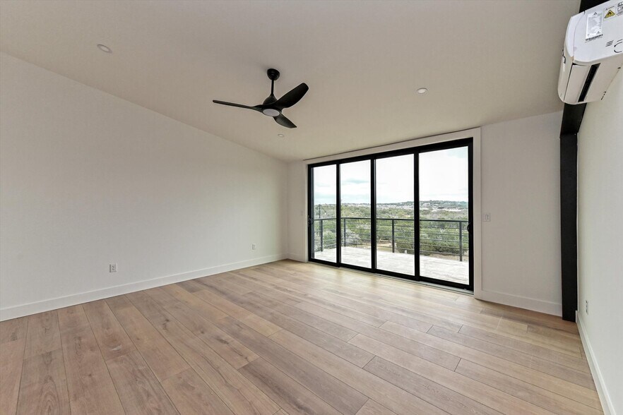 More Photos Of 451 Farrell Rd, Dripping Springs Light Distribution For Sale