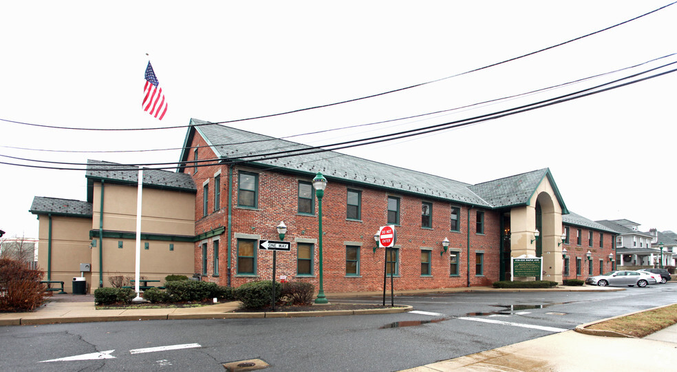 Primary Photo Of 238-252 Maple Ave, Red Bank Medical For Lease