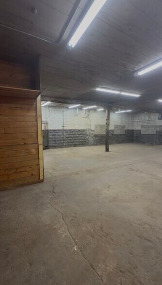 More Photos Of 217 E 8th St, Cozad Flex For Sale