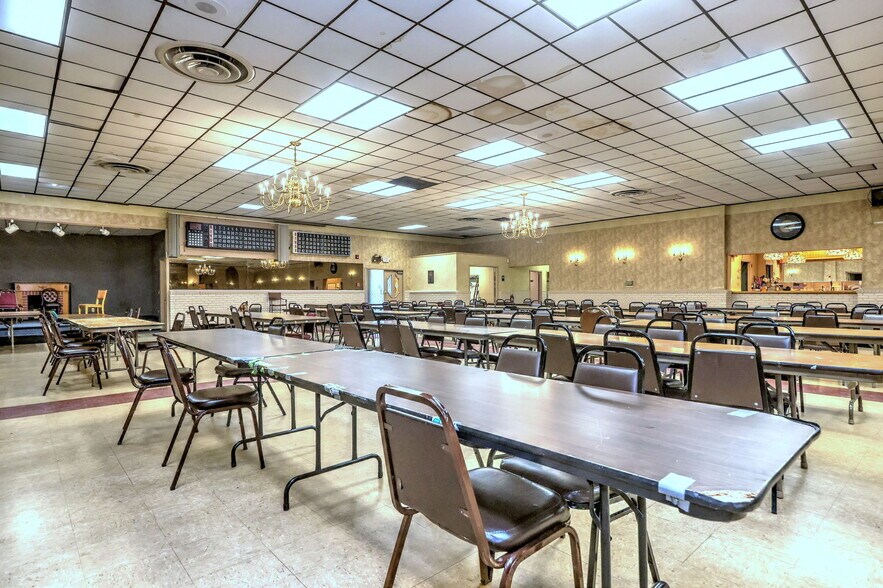 More Photos Of 560 Woodward Ave, New Haven Flex For Sale