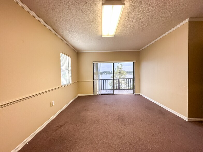 More Photos Of 2000 E Edgewood Dr, Lakeland Office For Lease