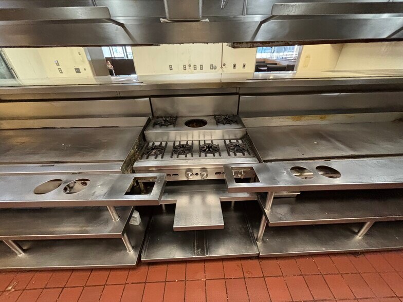 More Photos Of 5312 Old Redwood Hwy, Petaluma Restaurant For Sale