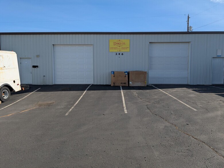 More Photos Of 246 SE Franklin, Redmond Warehouse For Sale