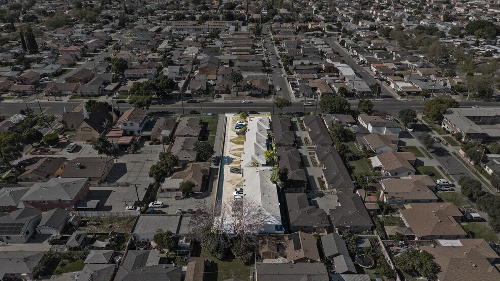 More Photos Of 6800 Wilcox Ave, Bell Apartments For Sale