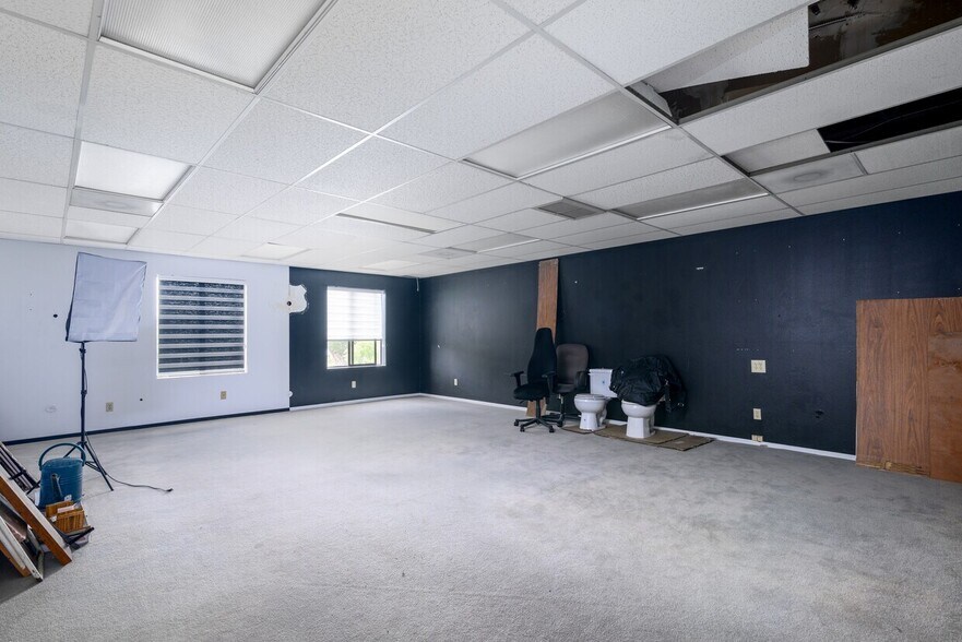 More Photos Of 501 W Channel Islands Blvd, Port Hueneme Loft Creative Space For Sale