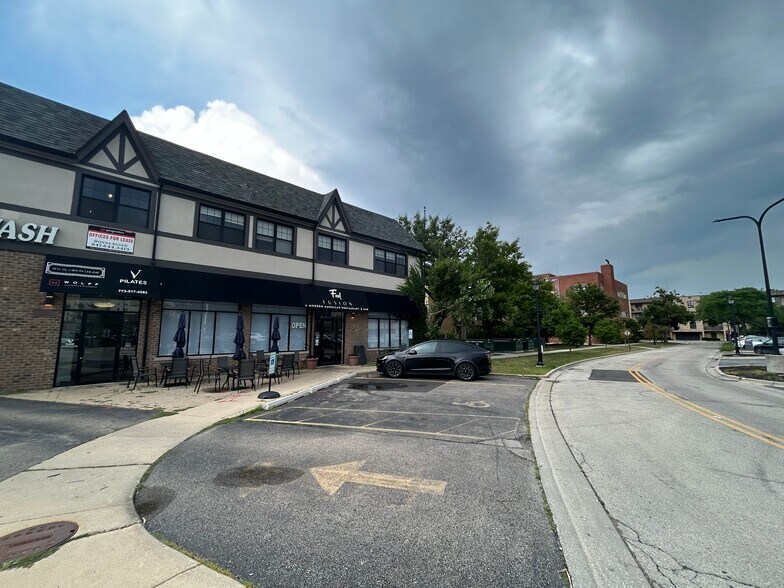 More Photos Of 1222 Washington Ct, Wilmette Specialty For Lease