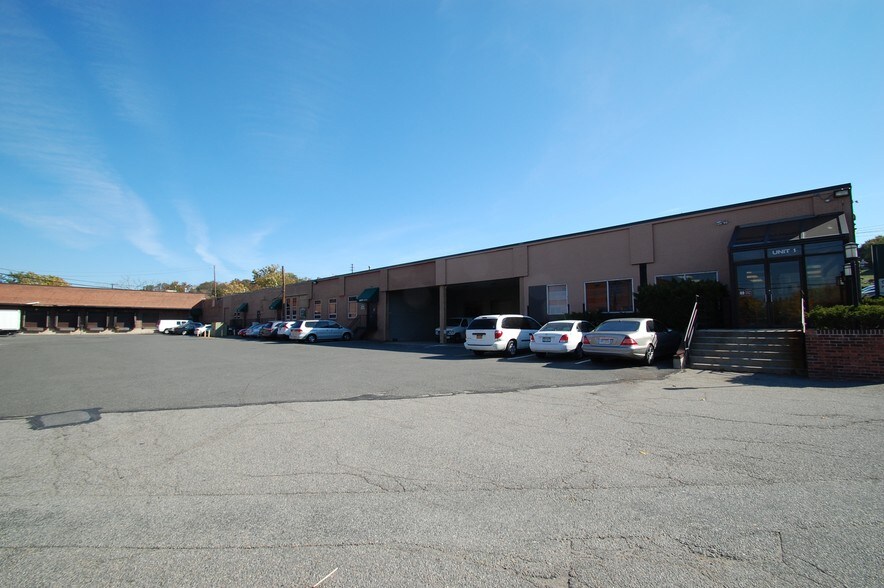 More Photos Of 1 Broad Ave, Fairview Warehouse For Lease